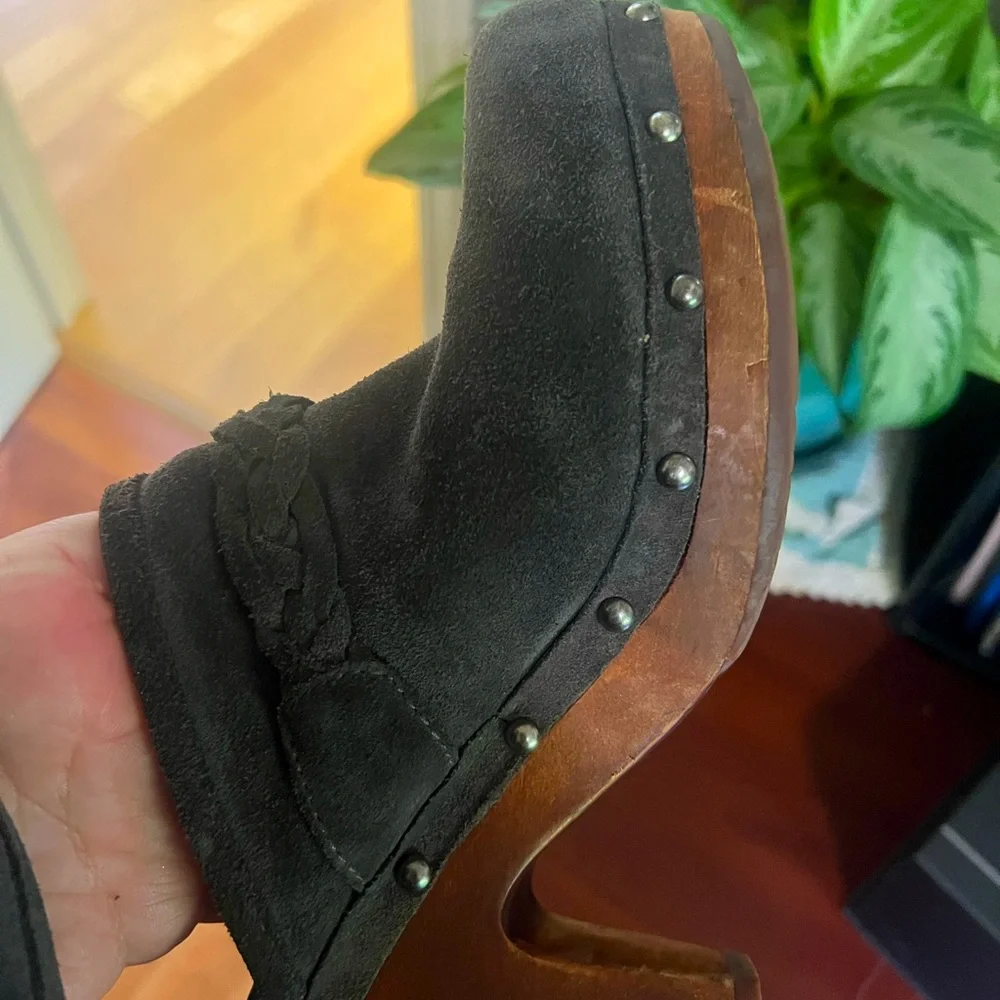 Ugg Womens Clogs - Size 10 - Warm! ❄️ - Picture 3 of 7